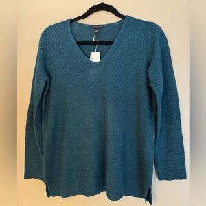 NWT Eileen Fisher Organic Linen & Cotton V-neck sweater. Size petite small.